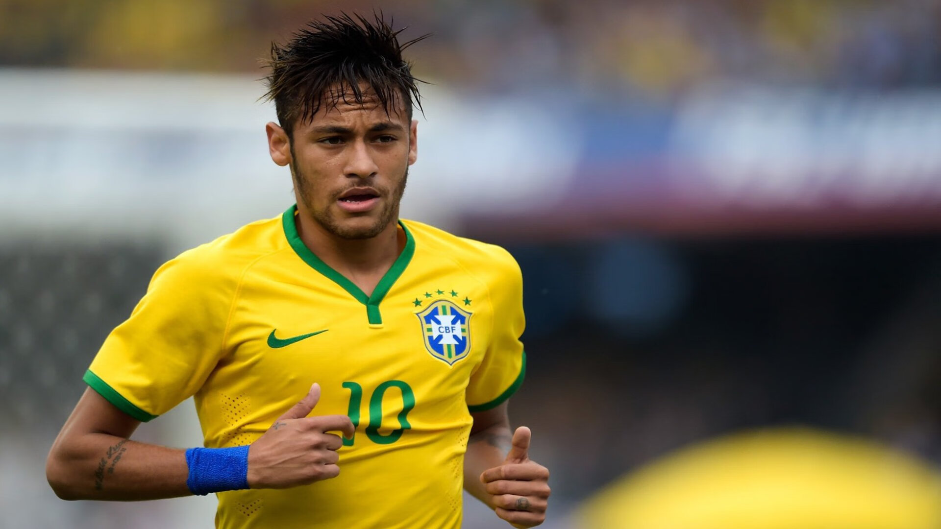 足球赛事中球员体能训练备受重视，足球比赛体能训练